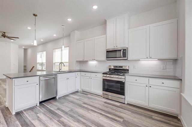 Building Photo - 329 Mule Deer Mews