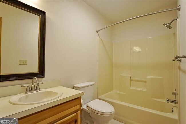 Building Photo - 127 Columbine Dr