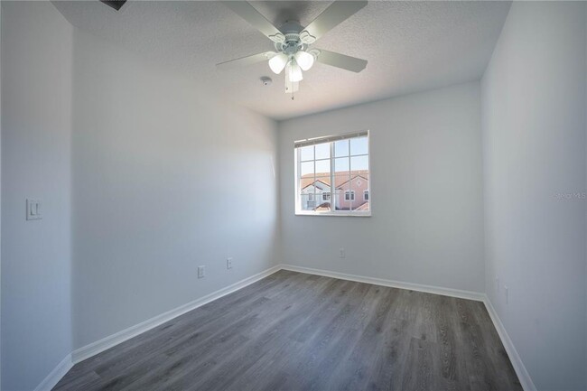 Building Photo - 1241 S Beach Cir