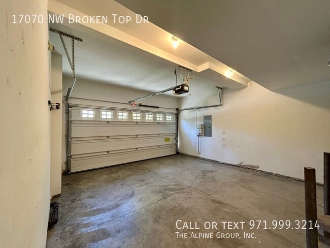 Building Photo - 17070 NW Broken Top Dr