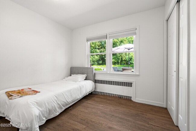 Building Photo - 523 Westwood Ave