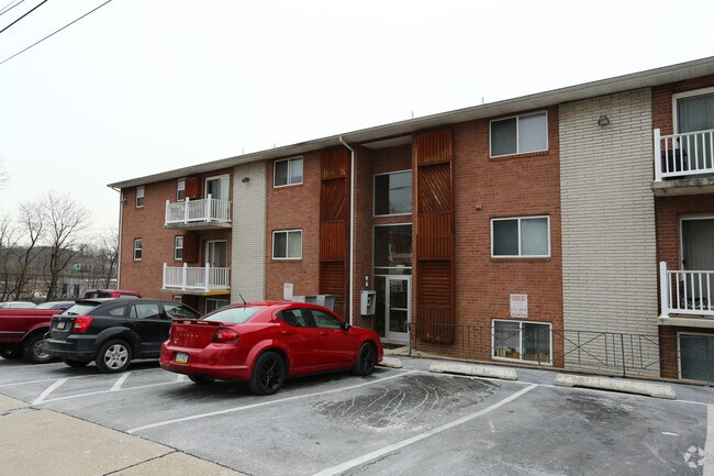 Hunters Hill Apartments - Bridgeport, PA | Apartment Finder