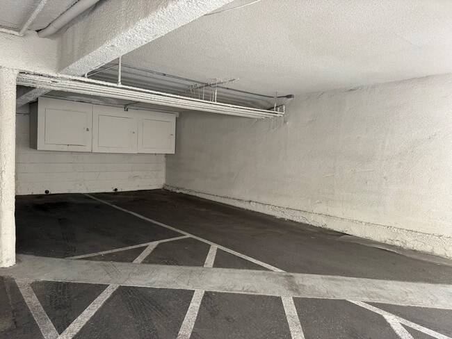 Building Photo - 11652 Chenault St