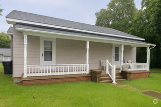Building Photo - One bedroom, 1 bath duplex in Gibsonville