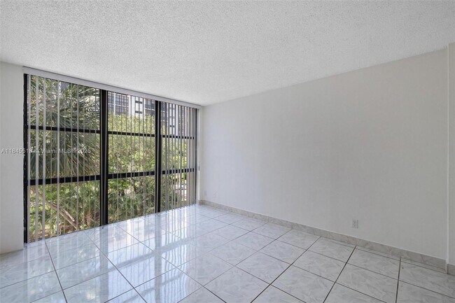 Building Photo - 16909 N Bay Rd