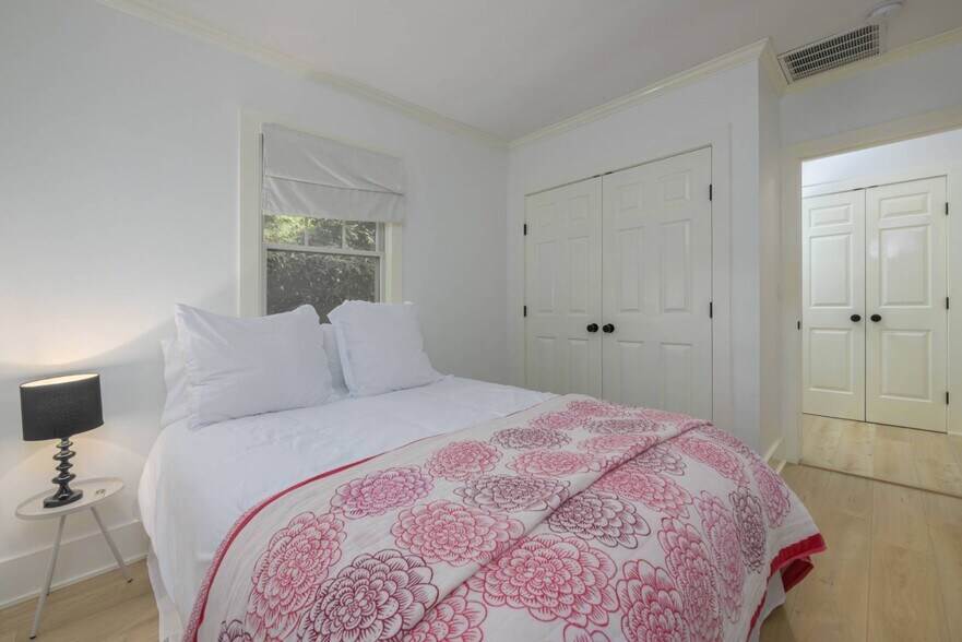 Building Photo - 48 Osborne Ave