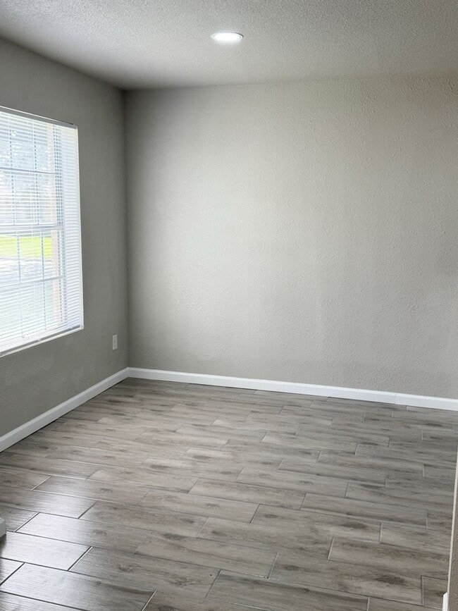Building Photo - 8746 Glen Meadow Ln