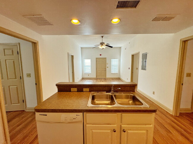 Building Photo - Historic Downtown | 4BR/4BA | Near Flagler...