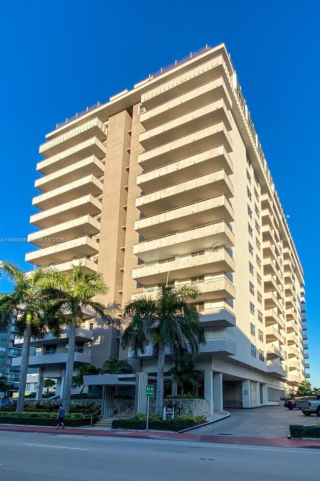 Building Photo - 9225 Collins Ave