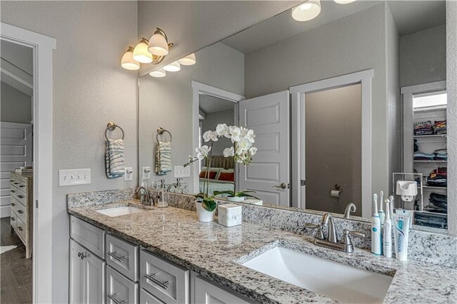 Building Photo - 2630 E Bayside Xing