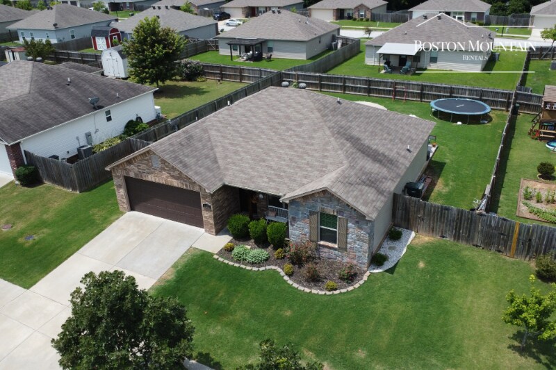 Building Photo - 1121 Apollo Dr