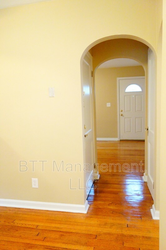 Building Photo - 8007 Garland Ave
