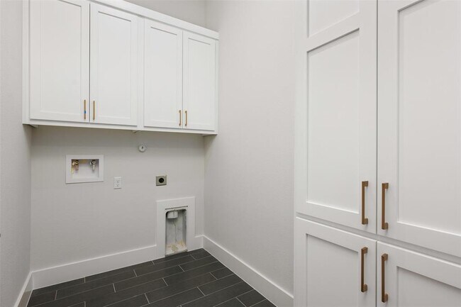 Building Photo - 407 El Paso St