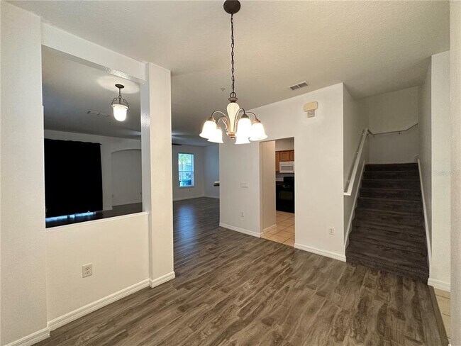 Building Photo - 6624 S Goldenrod Rd