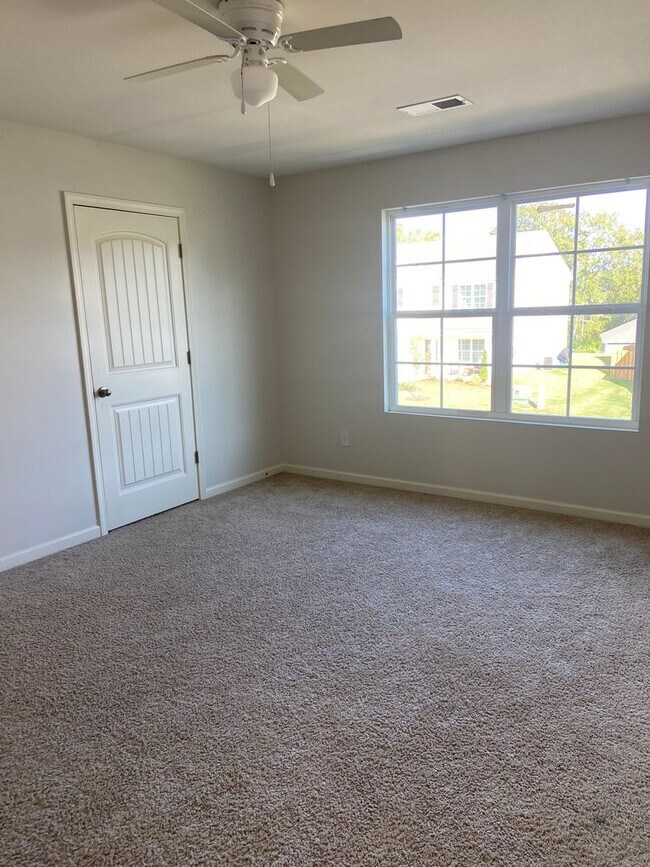 Building Photo - Price Improvement in Springville!