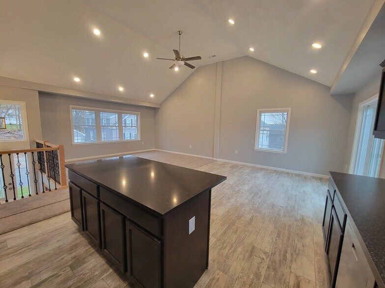 Building Photo - 12 Fountain Ave