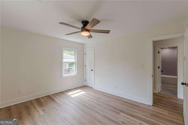 Building Photo - 525 Rosemont Dr