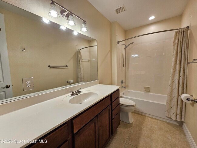 Building Photo - 590 S Banana River Dr