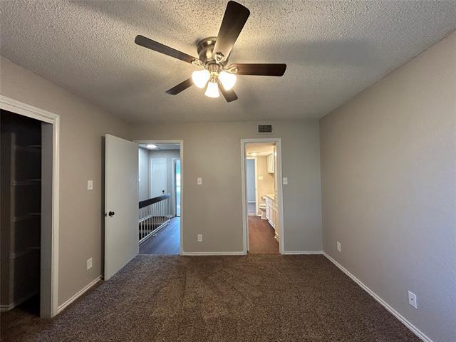 Building Photo - 7425 Kingswood Dr