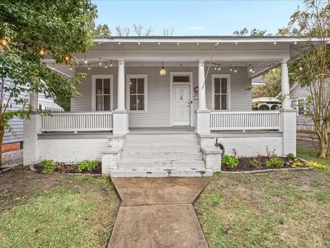 Building Photo - 1151 Caroline Ave