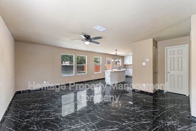 Building Photo - 5819 Providence Oak