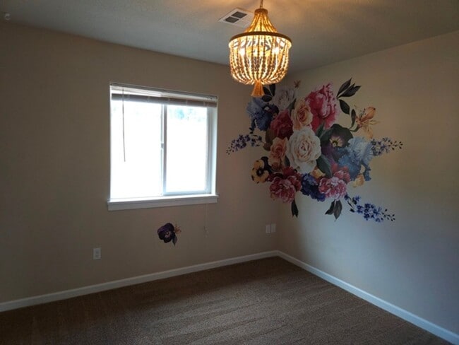 Building Photo - 4Bd/2.5Ba Two Story House - Available to View!