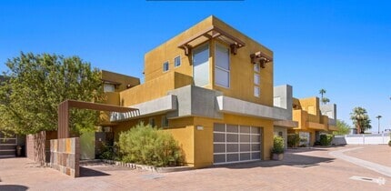 Building Photo - 2065 Tangerine Ct
