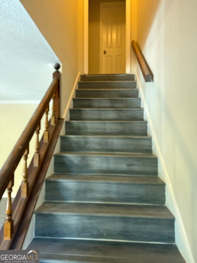 Building Photo - 888 Timbercrest Ct