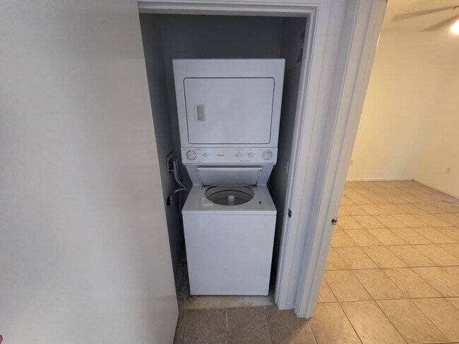 Building Photo - Charming Ground-Floor Condo with Mountain Views & Modern Upgrades!