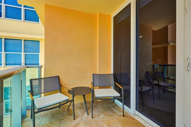Building Photo - 2501 S Ocean Dr