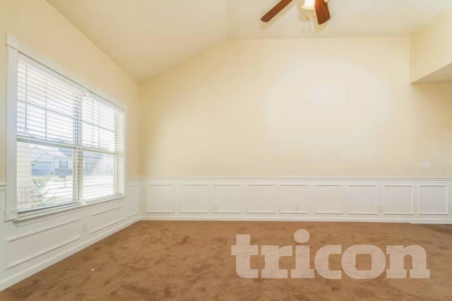 Building Photo - 1712 Colyn Avenue