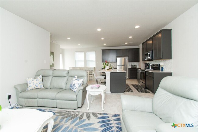 Building Photo - 220 Blue Agate Ct