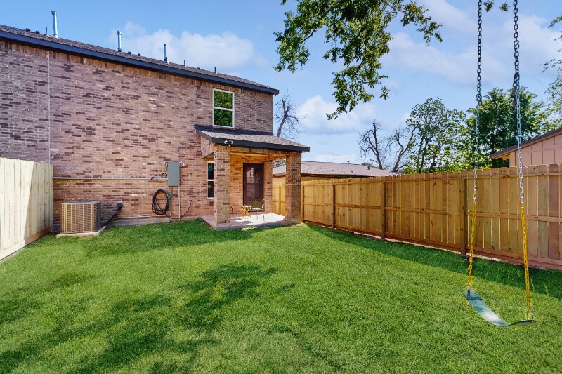 Building Photo - 7409 Red Robin Ln
