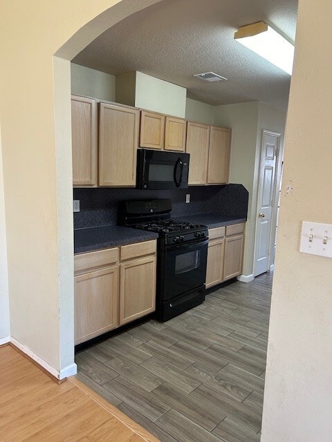 Building Photo - 10451 N Fallen Bough Dr