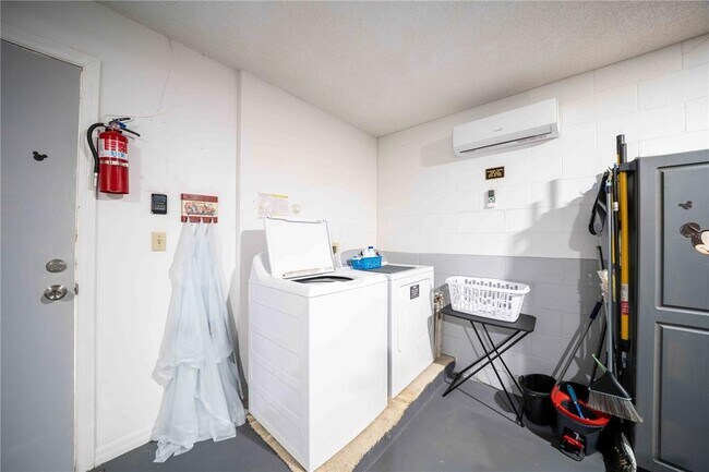 Building Photo - 2622 Montego Bay Blvd