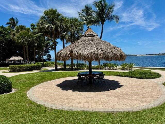 Building Photo - 2451 Brickell Ave