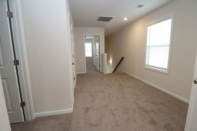 Building Photo - Spacious 3BR Home with Community Pool!