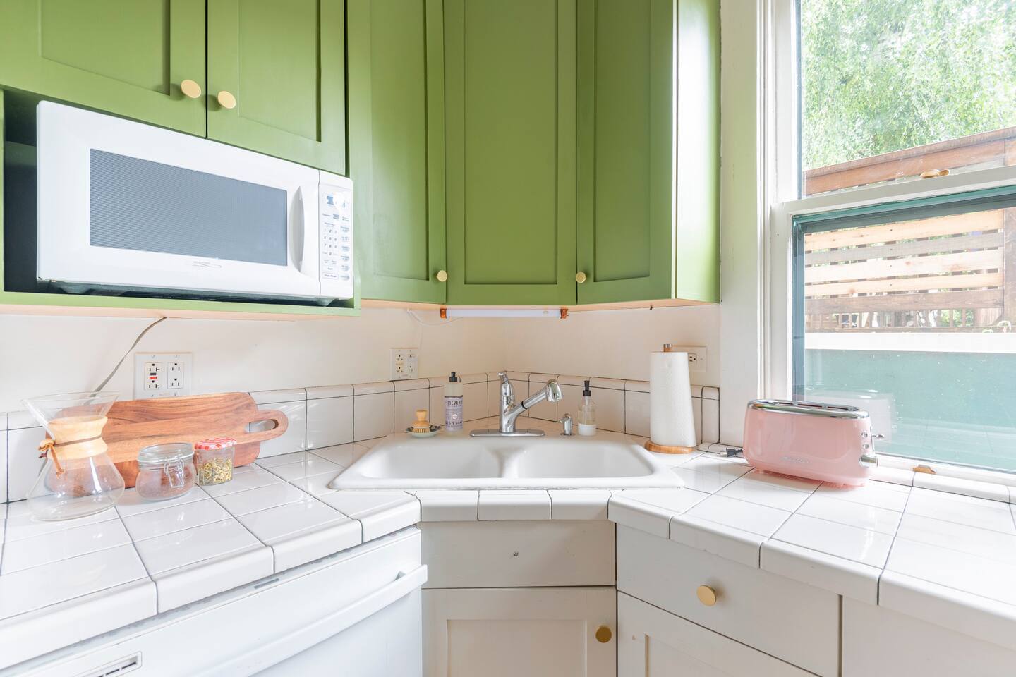 Building Photo - 1320 SE 28th Ave