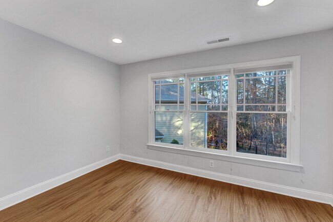 Building Photo - 317 Charleston Ln