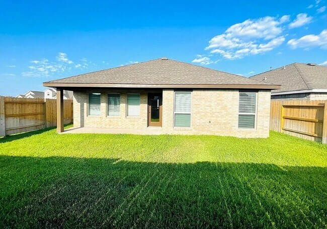 Building Photo - 4939 Sky Blf Dr
