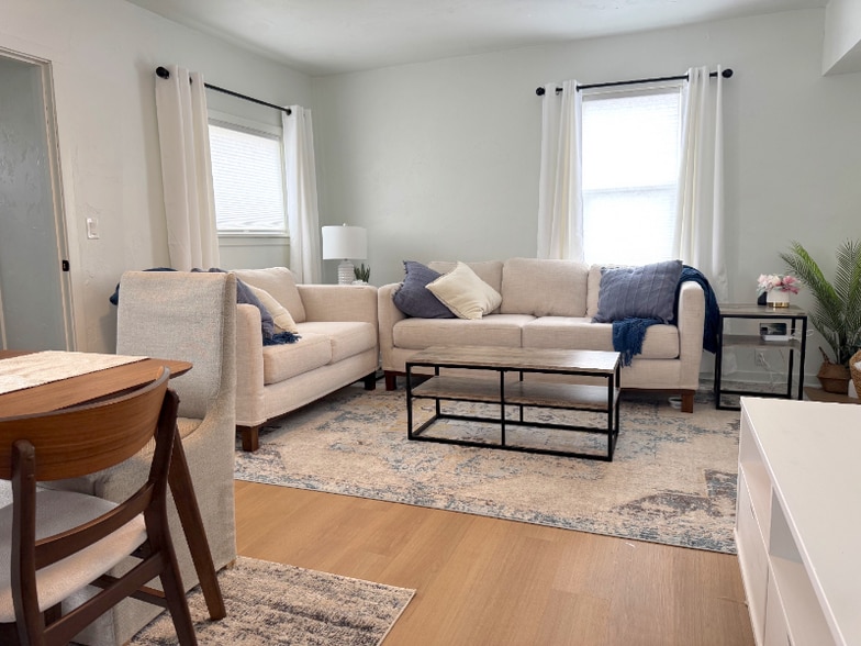 Building Photo - 735 N 6th Ave