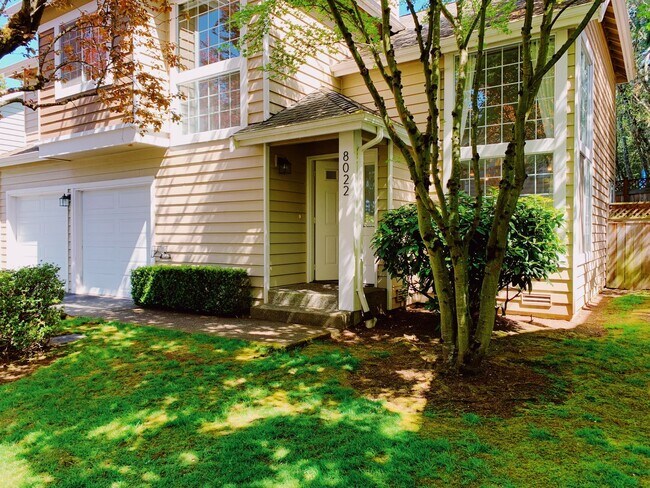 Building Photo - 3Bd/2.5Ba Kirkland Townhome