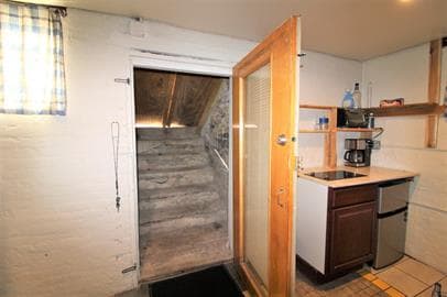 Building Photo - 811 E Pleasant St