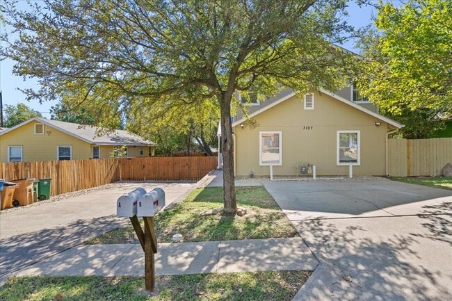 Primary Photo - 3107 E 13th St