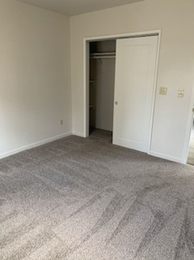 Building Photo - Updated home!