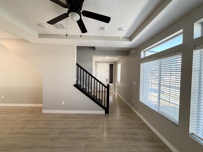 Building Photo - A - 153 E Brushy Canyon St - 1
