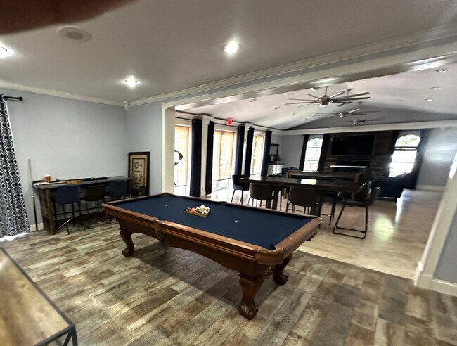 Building Photo - 8955 Wiles Rd