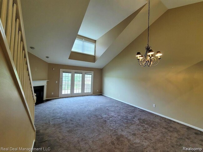 Building Photo - 6146 Lone Oak Cir