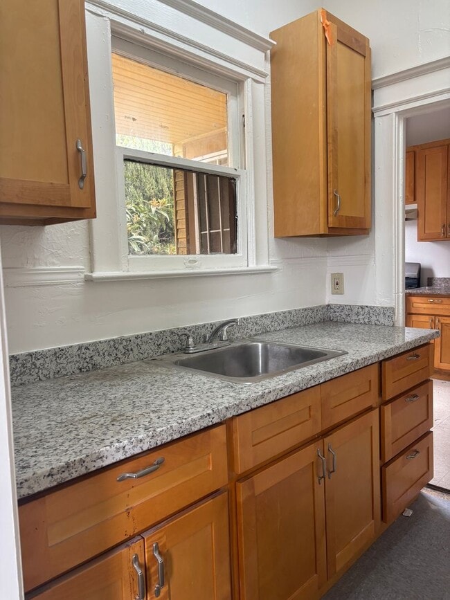 Building Photo - 54-1308