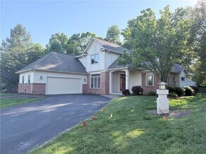 Building Photo - 11 Harrington Dr